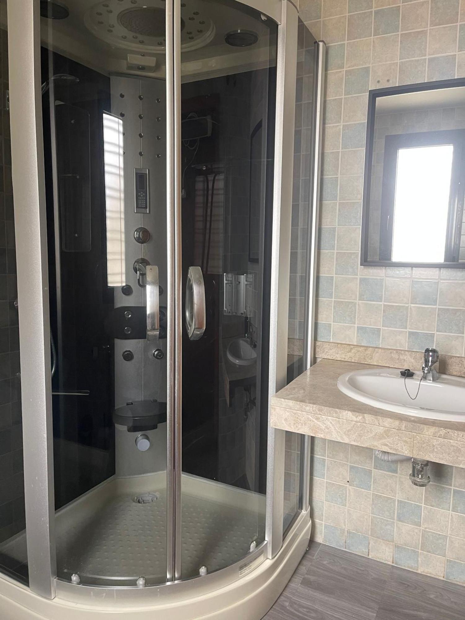 Stelarium-Suite Con Bano Privado En Casa Compartida-Uebica2 Mairena del Aljarafe Exteriör bild